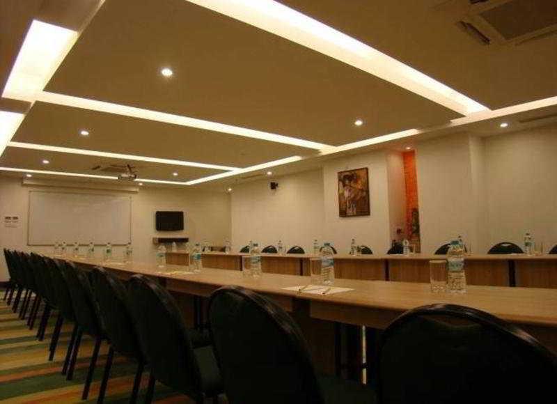 Lemon Tree Hotel Chennai Bagian luar foto